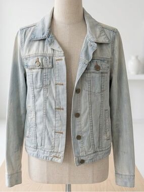 GAP| Classic Light Blue Denim Soft Jean Casual Distressed Trucker Jacket Sz S